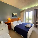 Sunrise 3* Pesadha