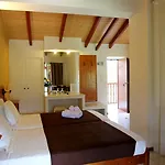 Sunrise 3* Pesadha